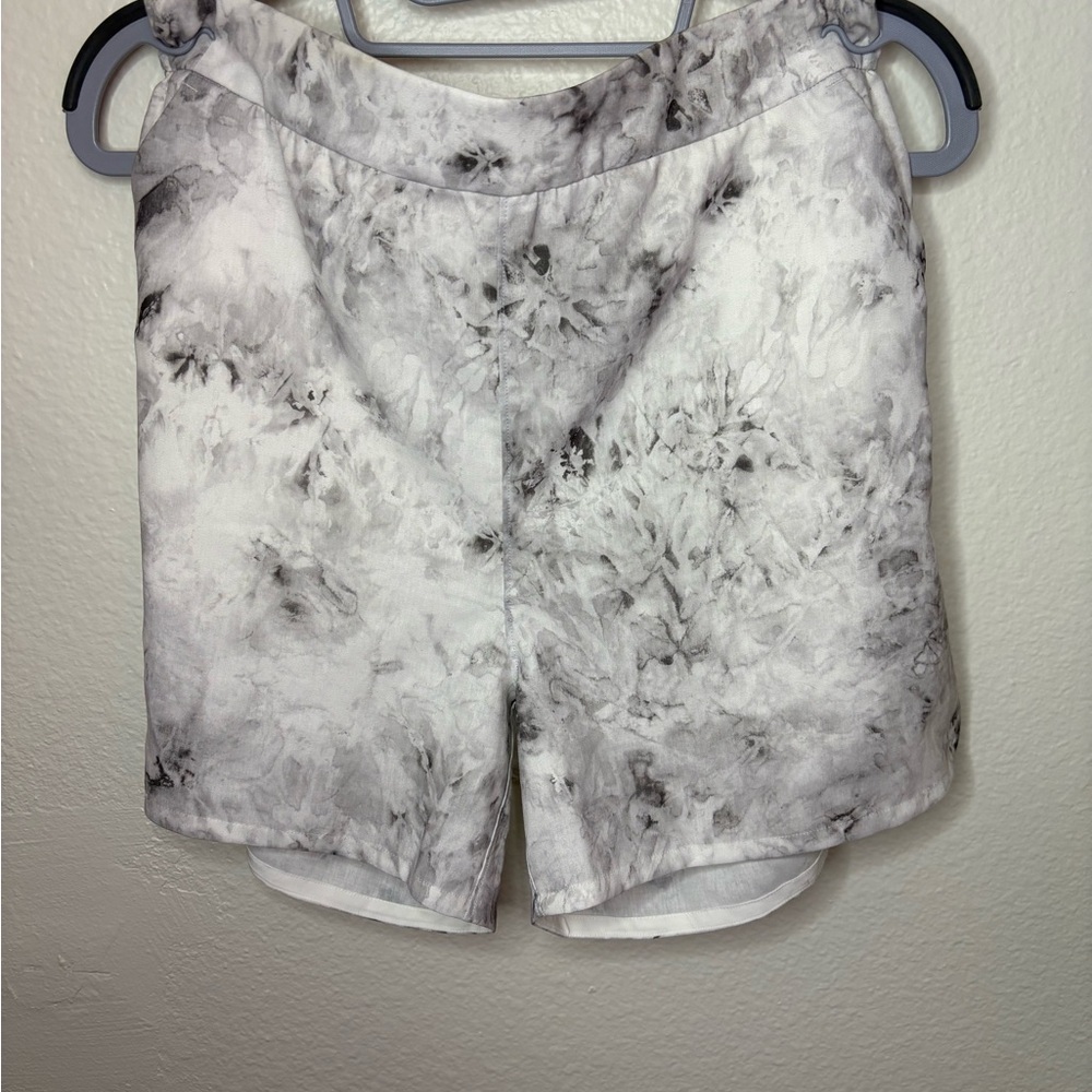 LULULEMON Flat-Front RELAXED Short SIZE 6 Aquila Rhino Grey White Marble 4.5"